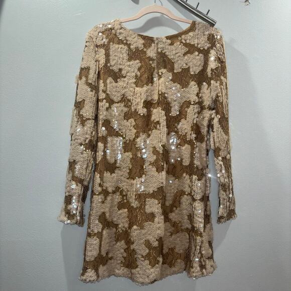 Dress the Population Casandra Sequin Shift Dress | Cream & Pink Sequin | Size M - Picture 7 of 15